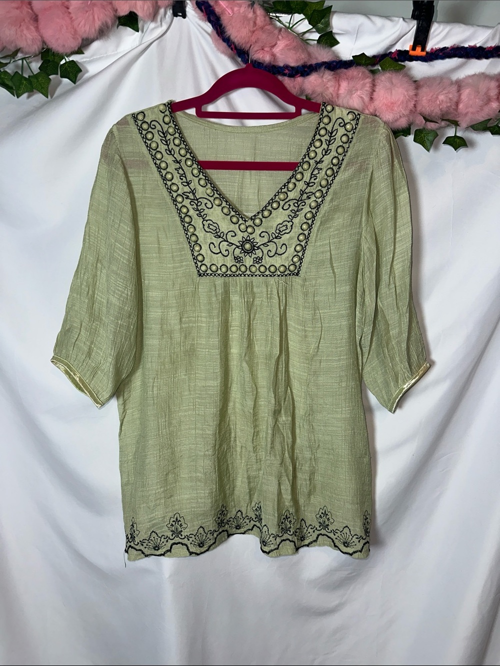 Source Unknown Pale Green Embroidered V-Neck Tunic